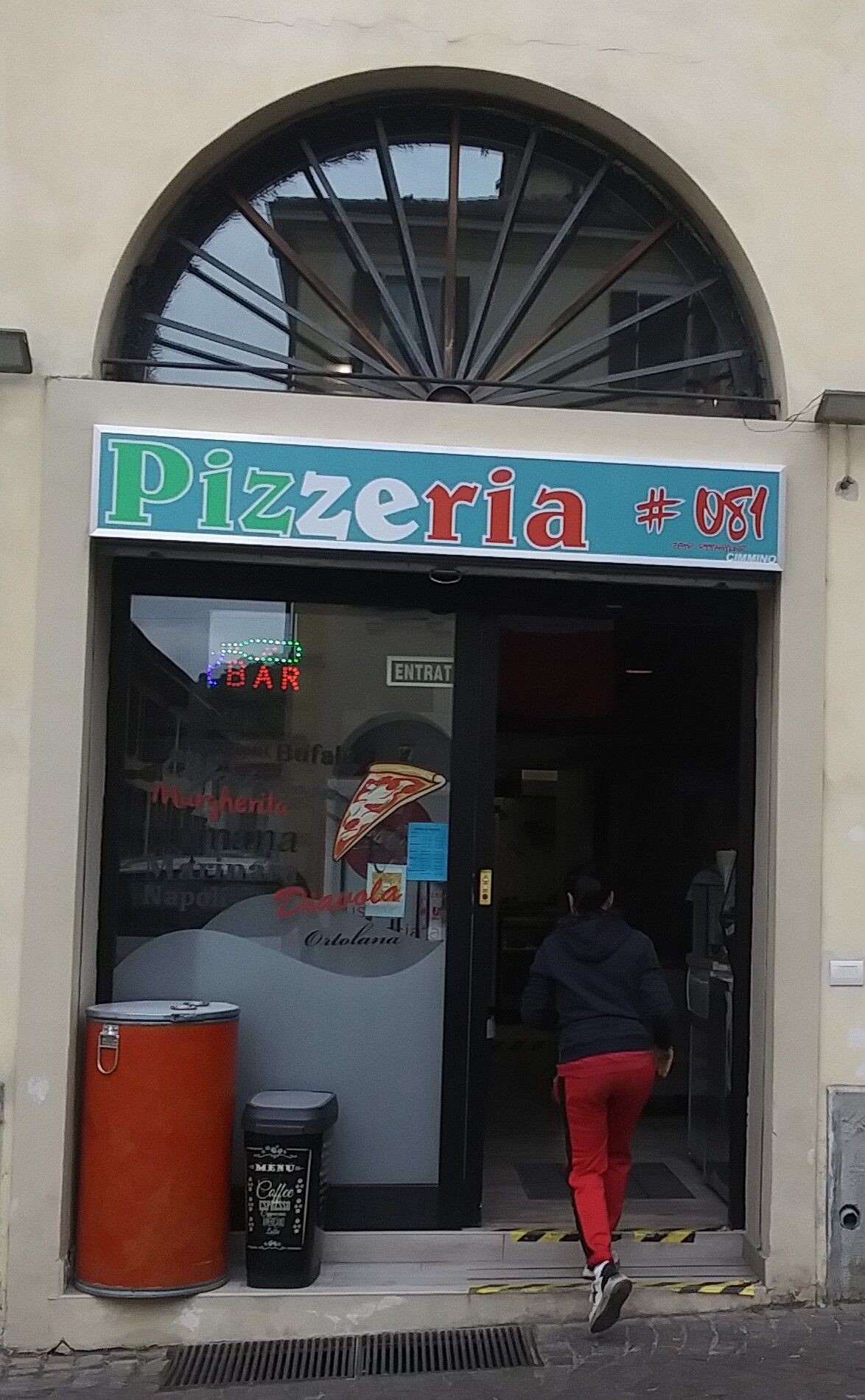 INGRESSO PIZZERIA #081