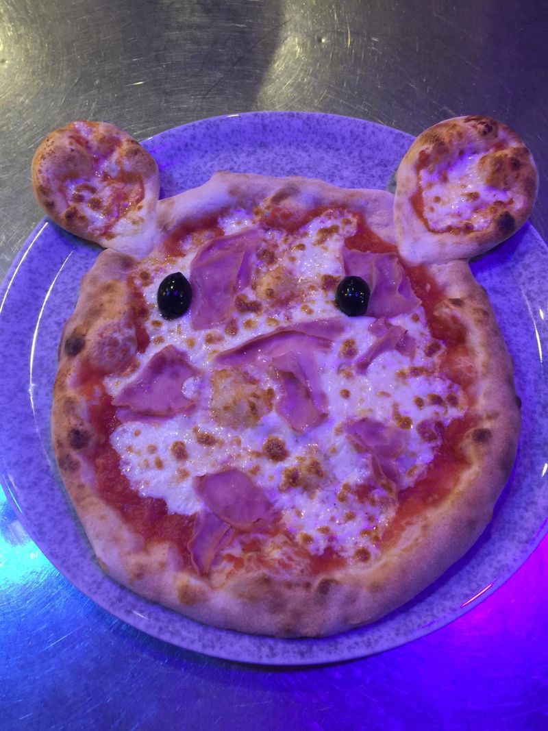 Nuestra pizza Mickey Mouse para los peque de la casa !! 