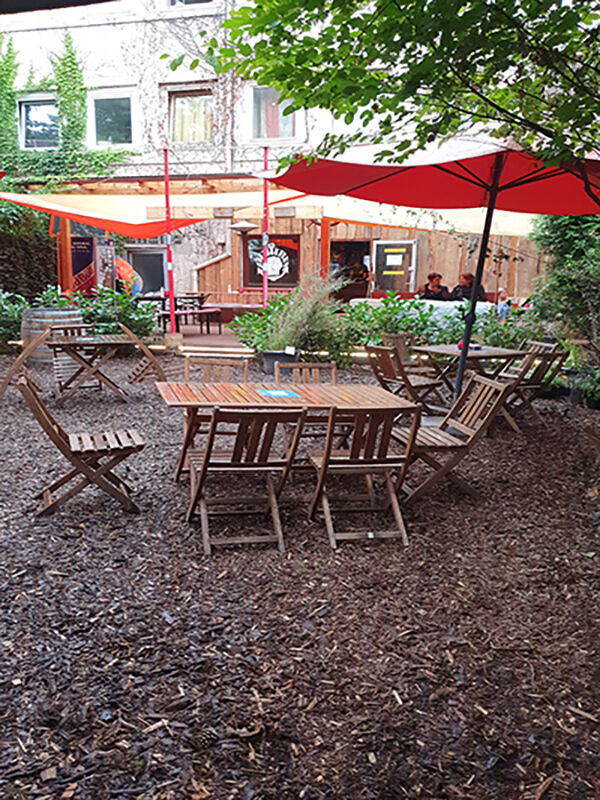 Unser Garten bei Tag!