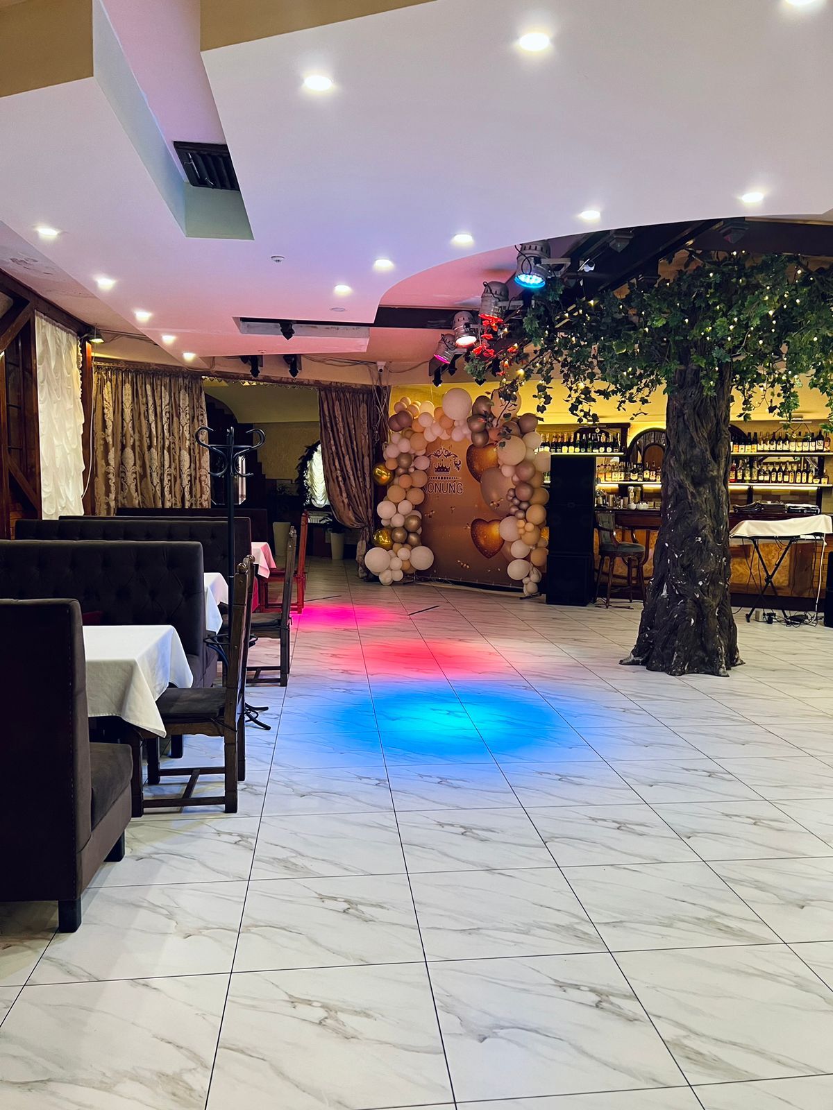 Основний зал