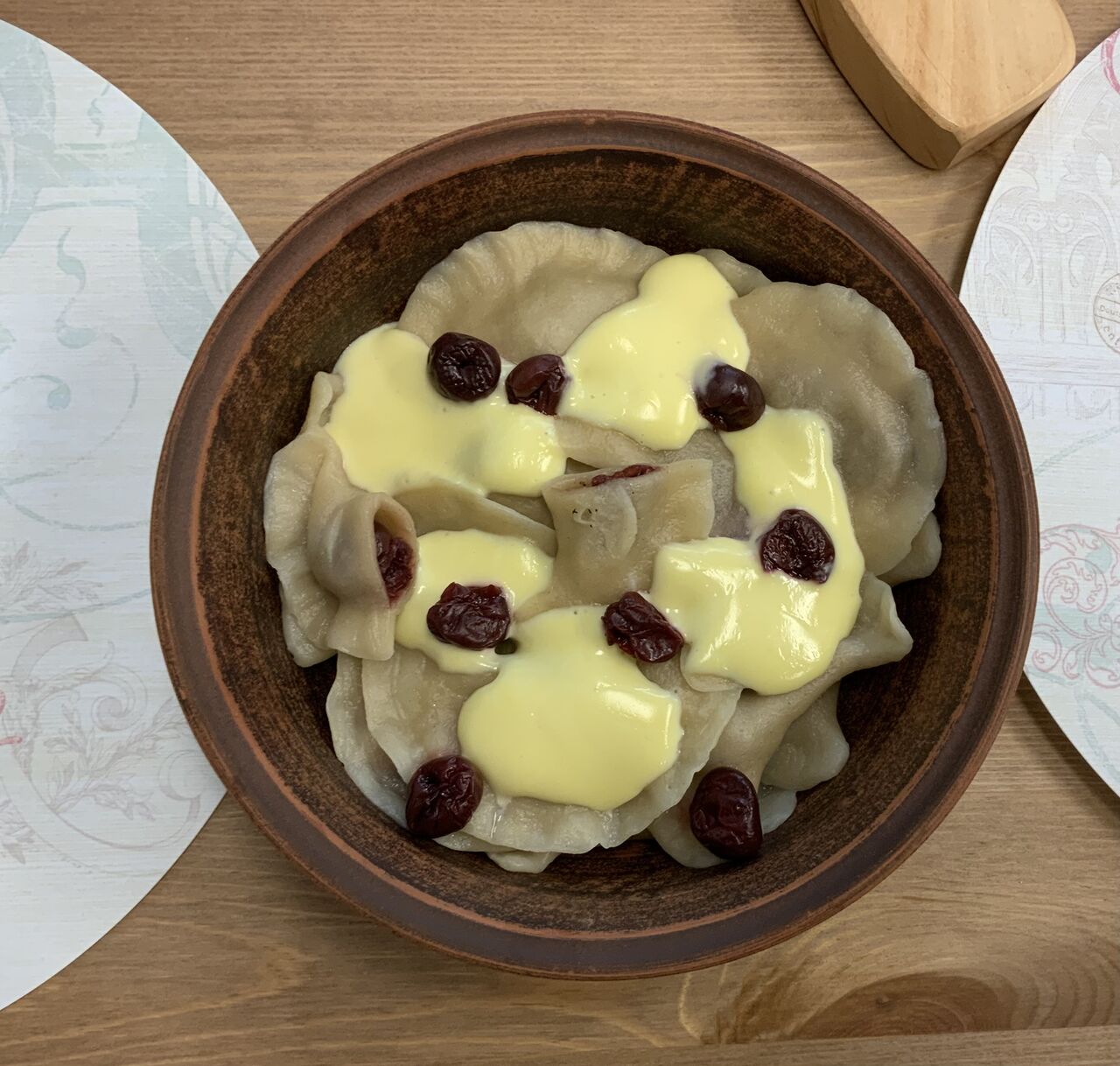 Wareniki Süß mit Kirschen