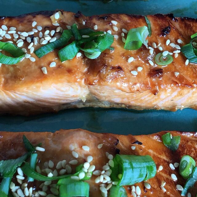 Saumon laqué aux saveurs asiatiques 