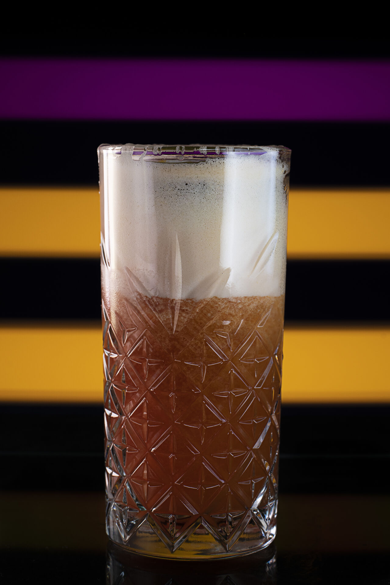 Gun club punch
Ingrédients : rhum, triple sec, ananas, citron vert, grenadine
Saveurs : fruité et acidulé
Catégorie : Premium