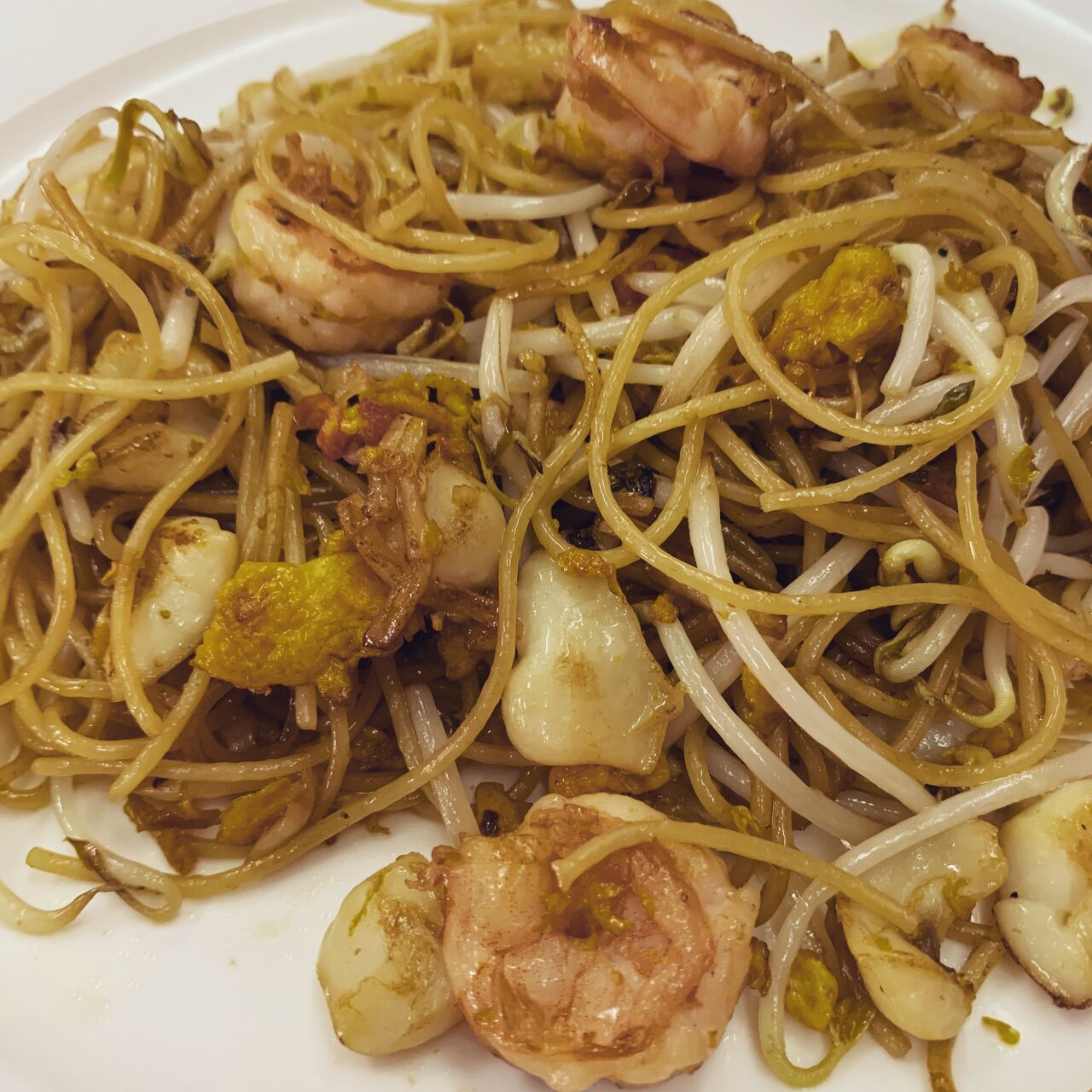  Ti vanno degli spaghetti di grano duro con frutti di mare (calamari, gamberi, surimi) saltati in wok alla cinese? ????? corri a