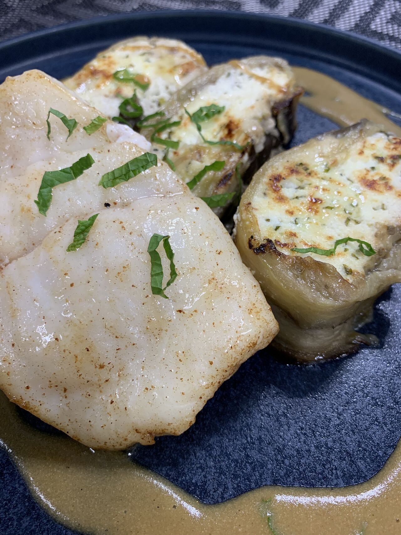 Le Pavé de Turbot Meunière au Jus de Poissons de Roche et Cannelloni d’Aubergines au Brocciu et Menthe
