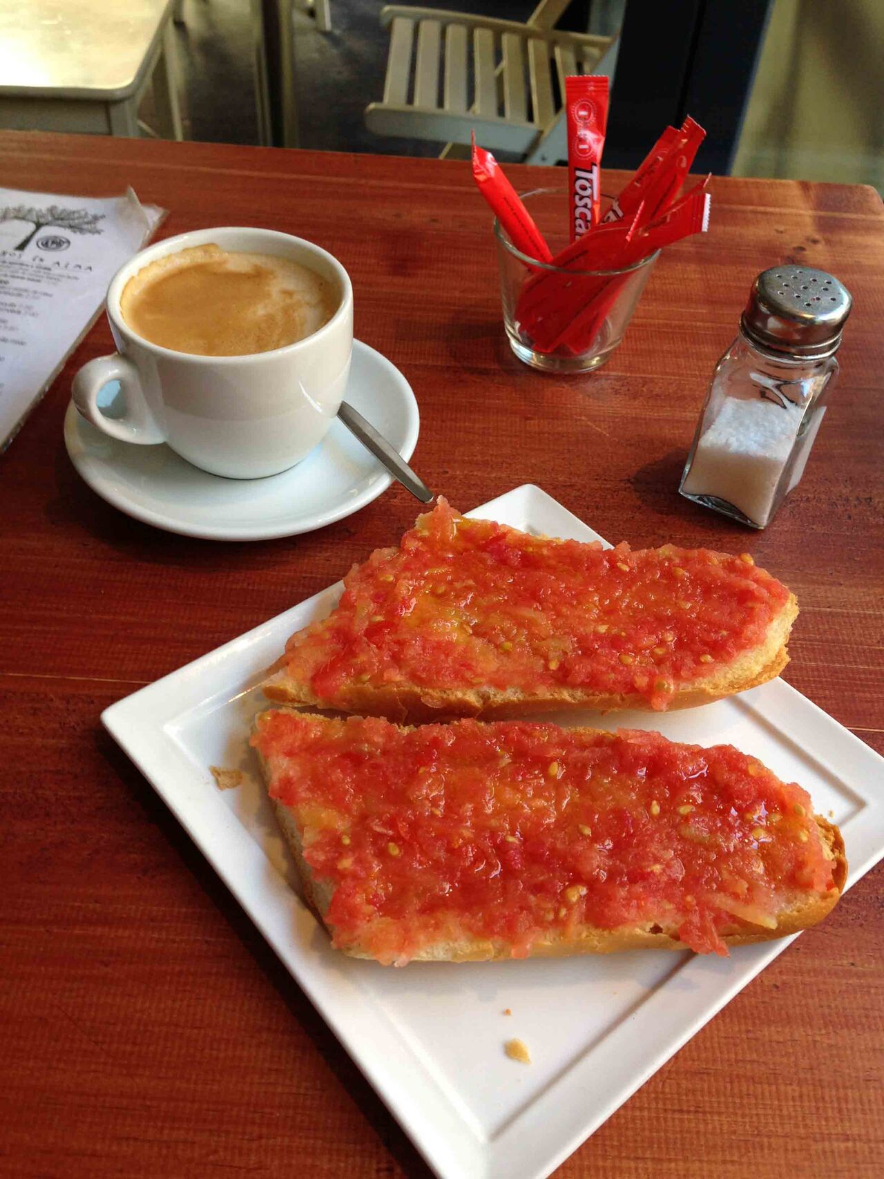 Las TOSTADAS de tomate, orégano, aceite de oliva y Aguacate, son las mejores de la ciudad, atrévete a confirmar esta opinión