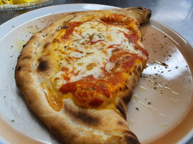 Pizza Calzone