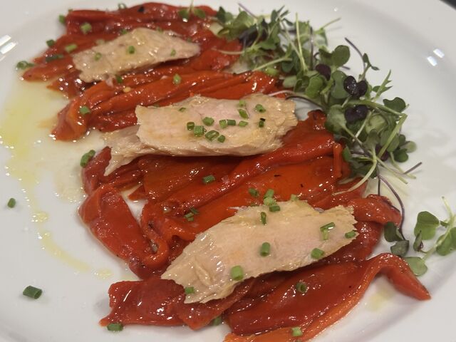 Pimientos asados con ventresca de atún 