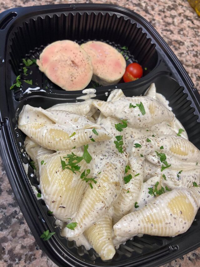 Conchiglionis à la crème de truffe et ses médaillons de foie gras mi-cuit maison, à emporter