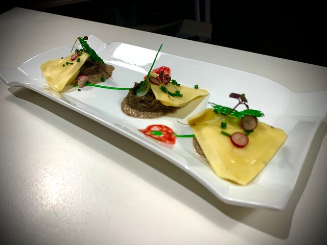 Ravioles aux truffes et à la crème de champignons