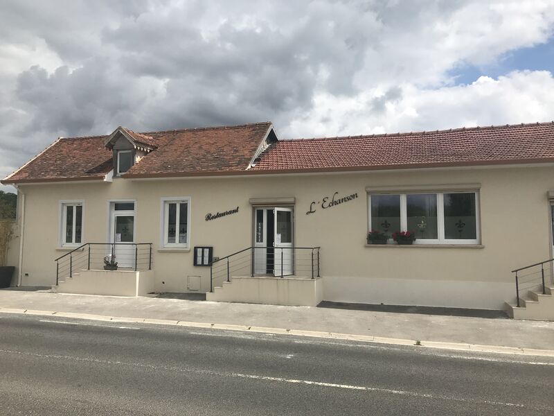 Voici l’extérieur du restaurant.