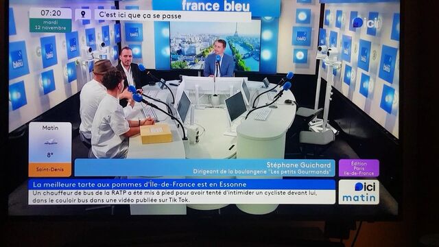 Sur le plateau de France Bleu 