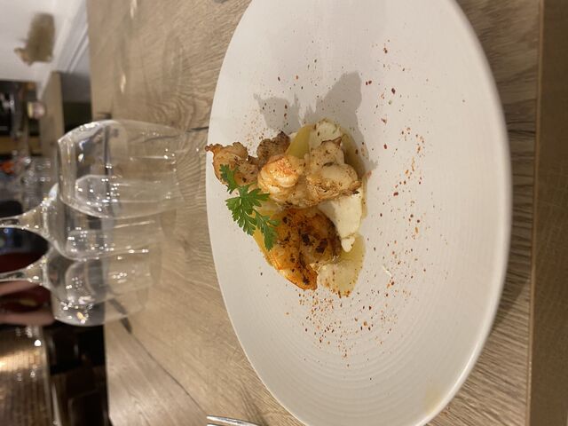 Gambas juste raidies et sa sauce vanille et tuile sésame 