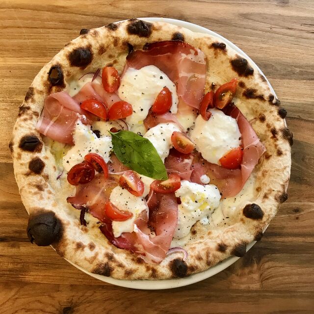 Pizza Summer Speck! Août 2021
(Restaurant Nossa, Pizzeria & Bar à vin à Sète)