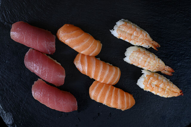 Thun Nigiri- lacks Nigiri- Eibi Nigiri