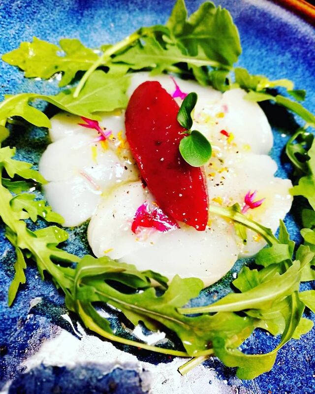 Carpaccio de Saint-Jacques sorbet betterave