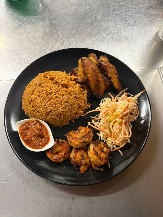 Jollofreis mit Garnelen