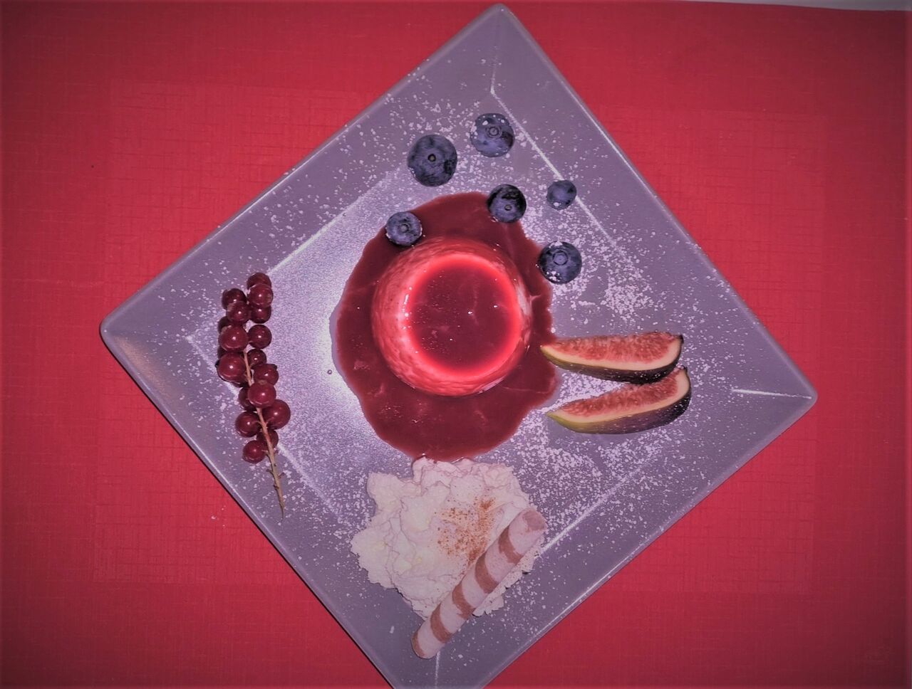 Neu
Panna Cotta mit Fruchtmus