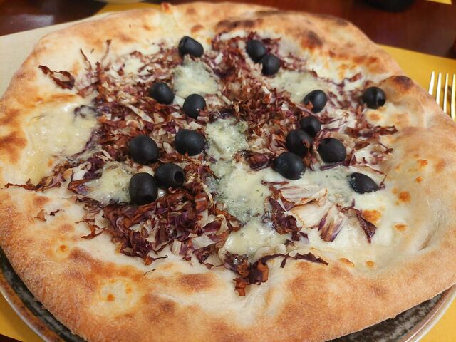 Radicchio rosso gorgonzola olive -tartufata