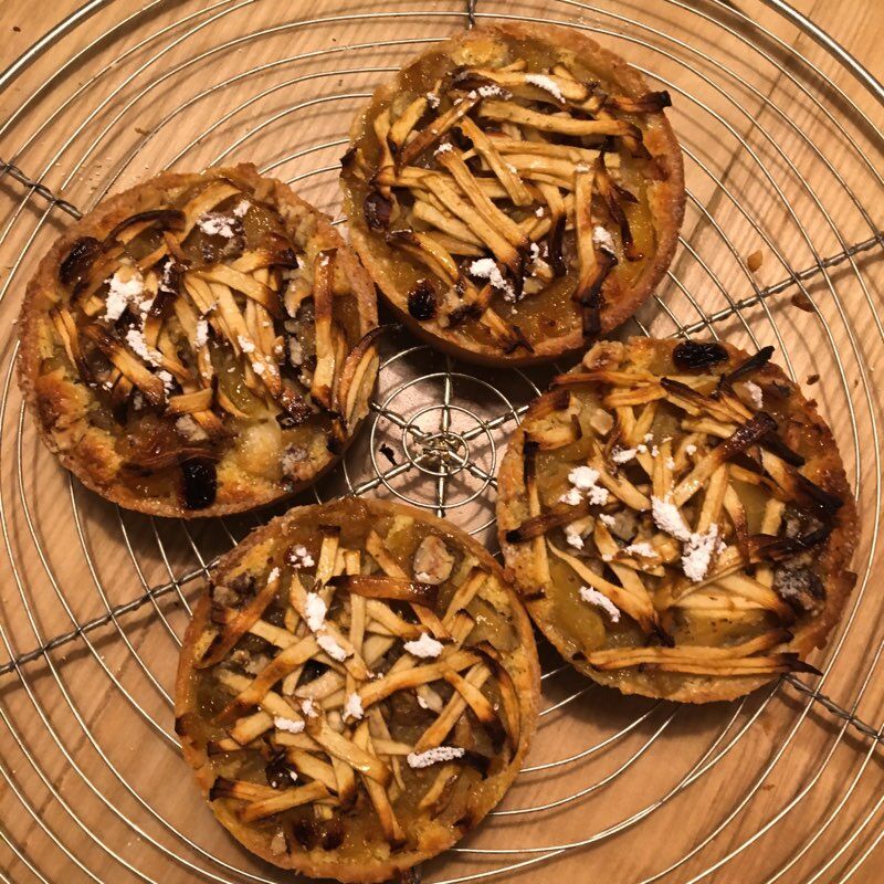 Tartelette Pomme Pailles
la pièce 4€