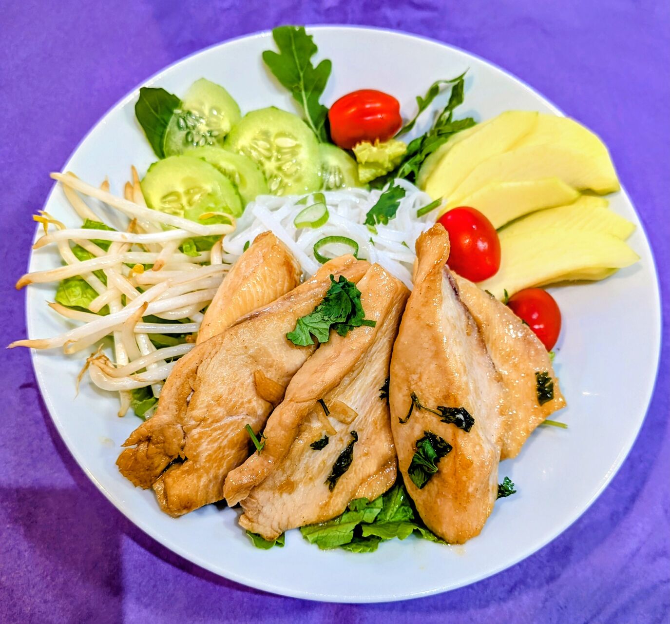 Salade de poulet mariné 10.50€ à emporter