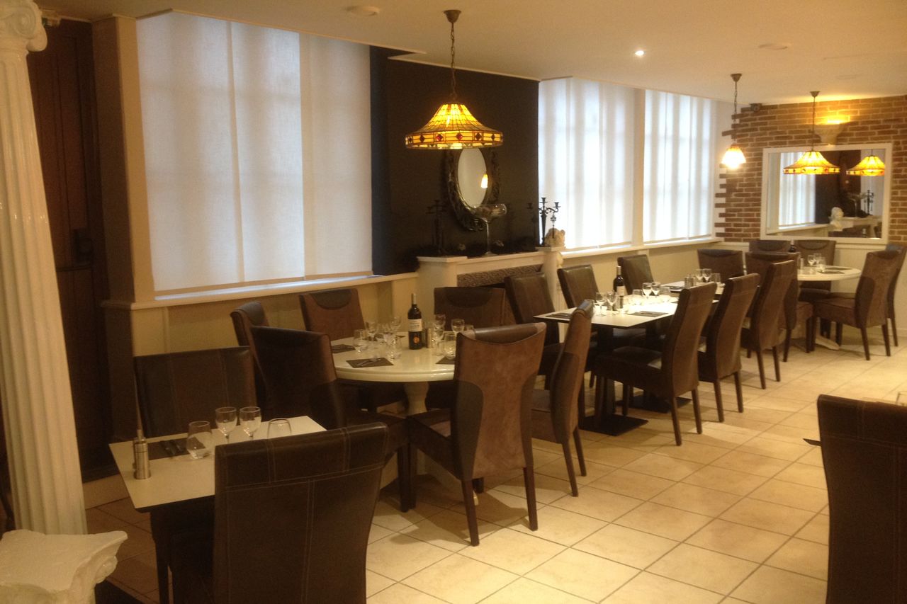 La salle du Lobelys avec sa cheminée