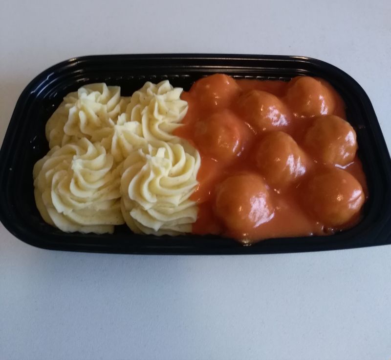 Gehaktballetjes Tomaat met verse aardappelpuree.