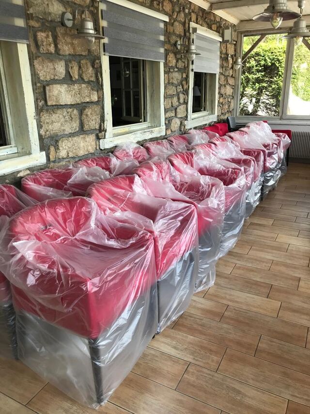 FAUTEUILS SUR MESURE POUR LA VÉRANDA................................... 