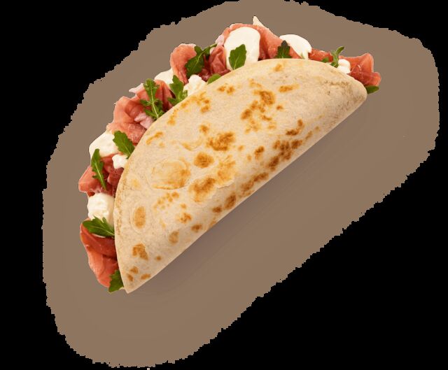 Rohschinken, Squacquerone-Käse und Rucola