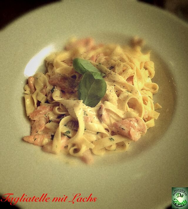 Tagliatelle al Salmone 