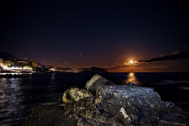 Lo stabilimento in notturna