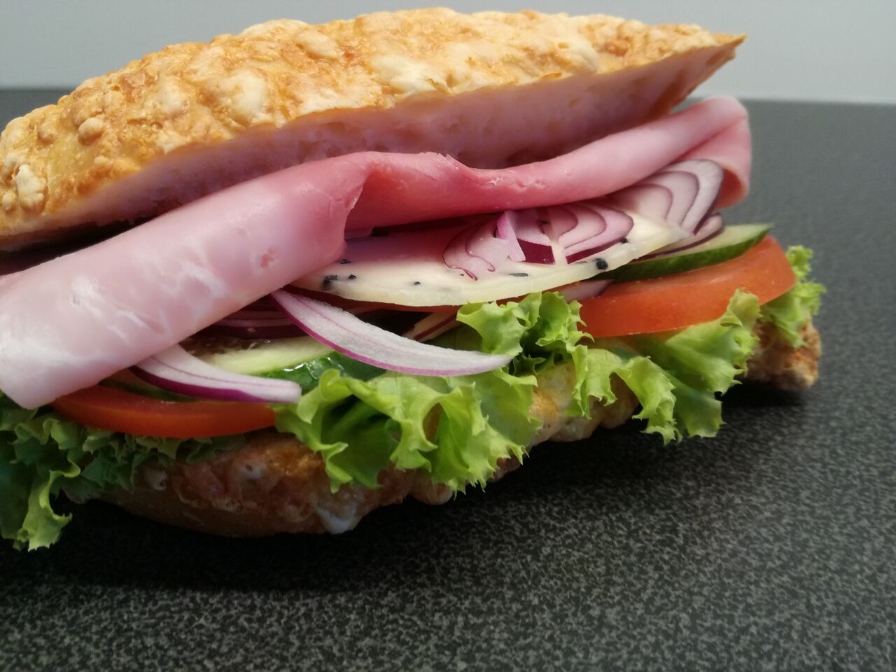  U nas na śniadanie możesz przyjść w szlafroku ,papilotach ,papciach niech nie ogranicza Cię czas, kawa czeka!