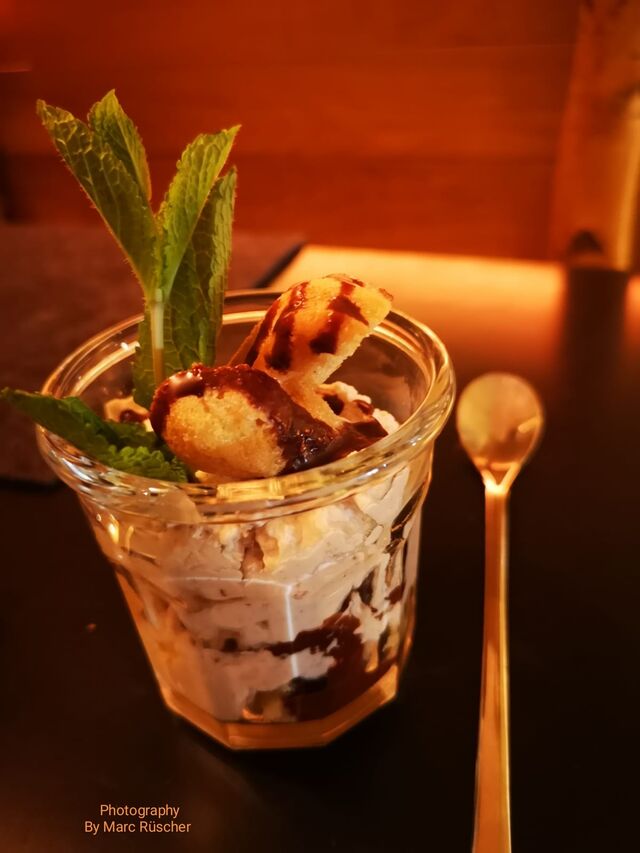 Dolce di Eros
Tiramisu
Profiteroles
Tartufo Nocciola
Tartufo al cioccolato e al Limoncello
Torta della nonna
Toscanella
