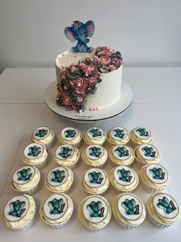 Gâteau personnalisé + Cupcakes