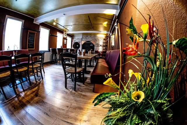 Drinnen, zweiten Raum