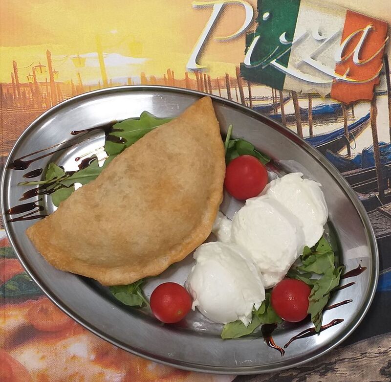 Panzerotto fritto...ogni nostro prodotto è solo ed esclusivamente Made in Italy.