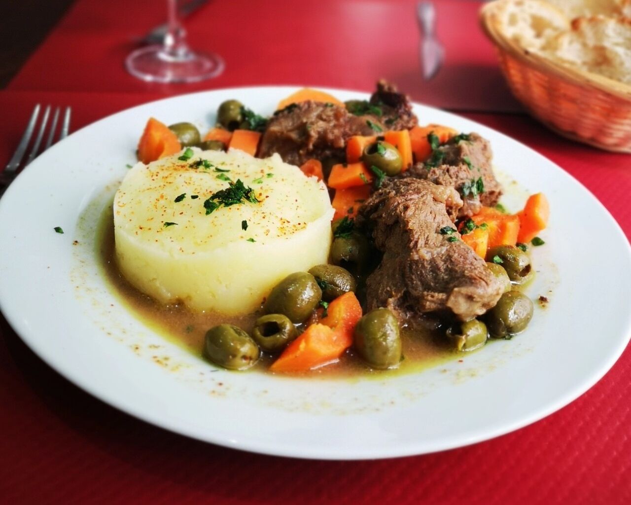 Tagine de veau aux olives 14€