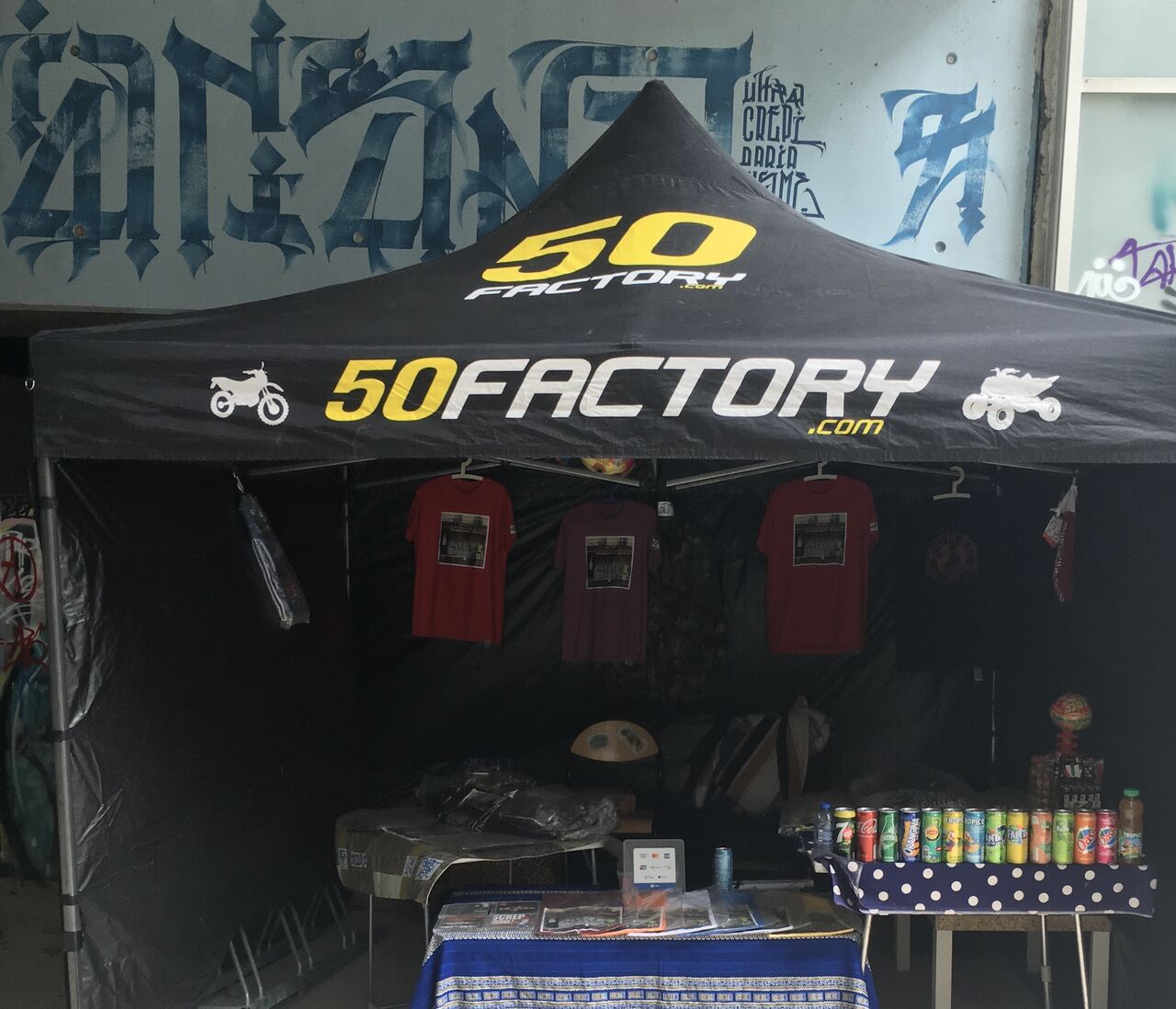 Textile Scred Connexion, boissons soft et alcoolisées