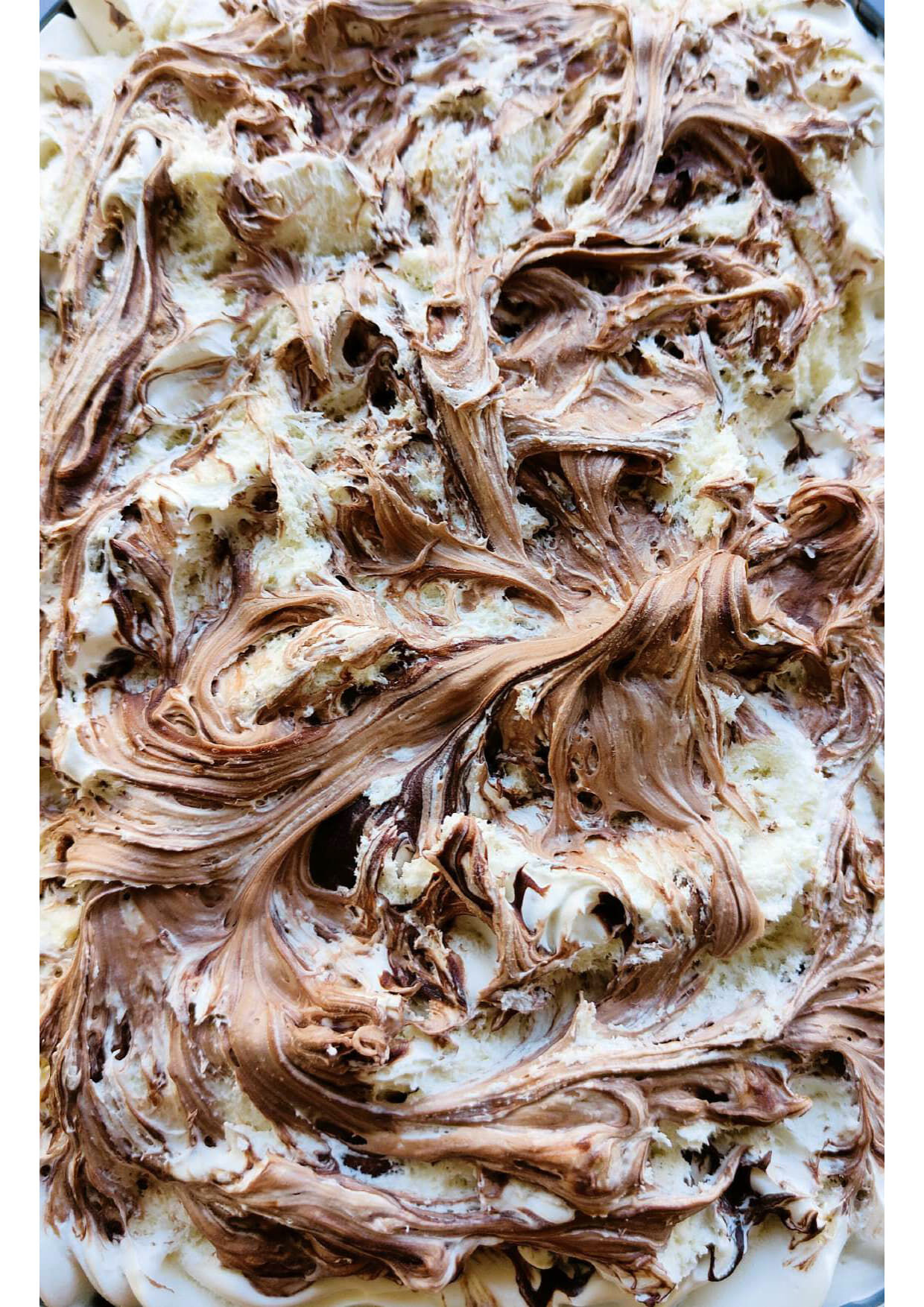 Craquez pour une glace à la saveur mythique grâce à notre glace artisanale Kinder, fabriquée à partir du célèbre gâteau.