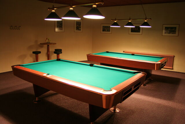 Billard in separatem Raum