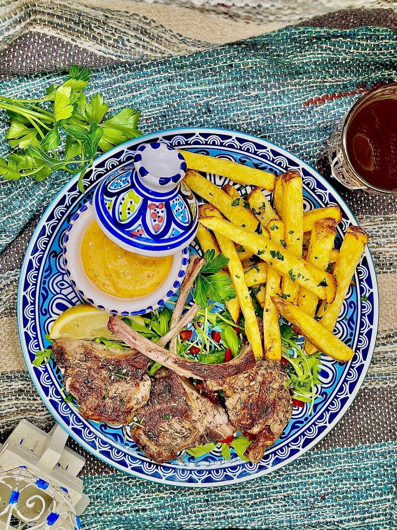 Côtelettes d'agneau et frites maison 