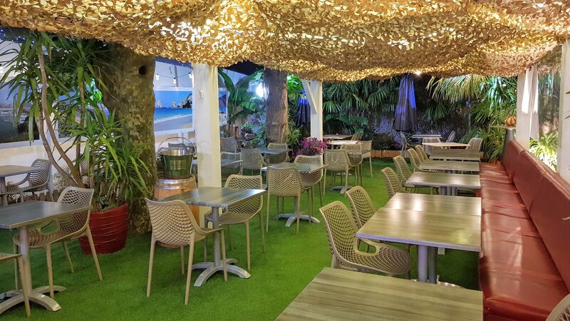 JARDIN D'INTERIEUR SOIR