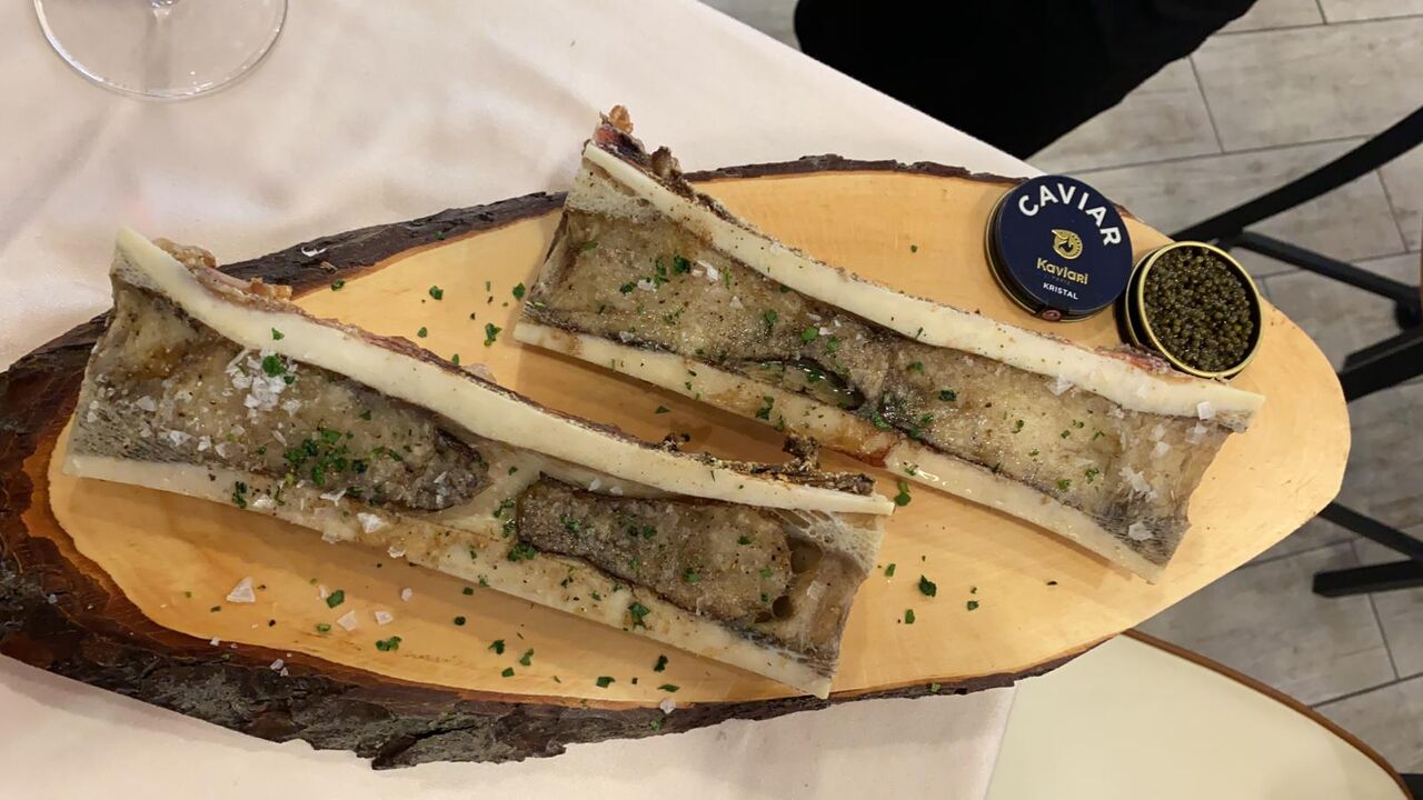 Nuestras sugerencias fuera de lo común
Tuétano con caviar