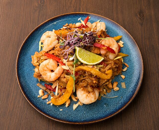 PAD THAI RIZSTÉSZTÁVAL,GARNÉLÁVAL🍝🍤