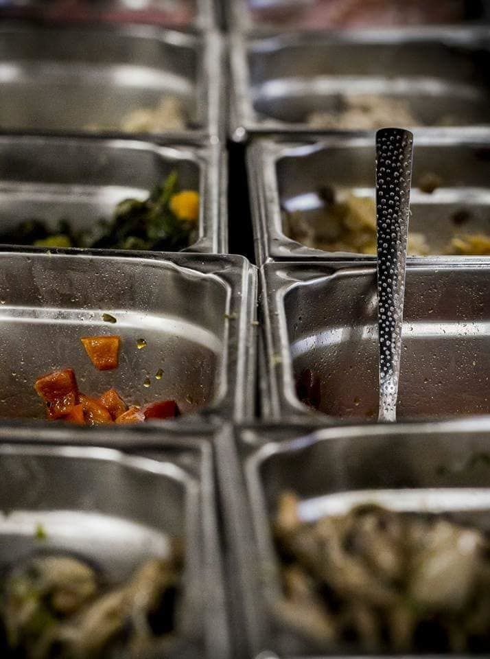 productos frescos ,creaciones sorprendentes, todo cocinado por nosotros.