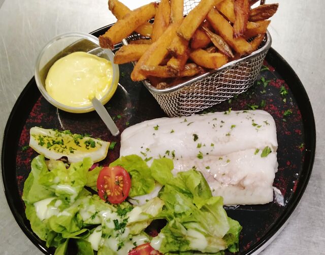 Pavé de merlu vapeur (MSC) Aïoli et accompagnement aux choix