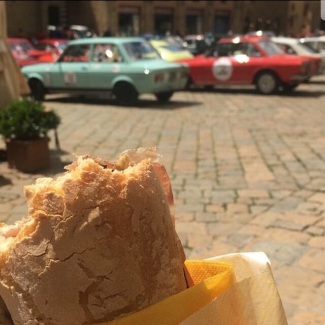 Tradizione e auto storiche.