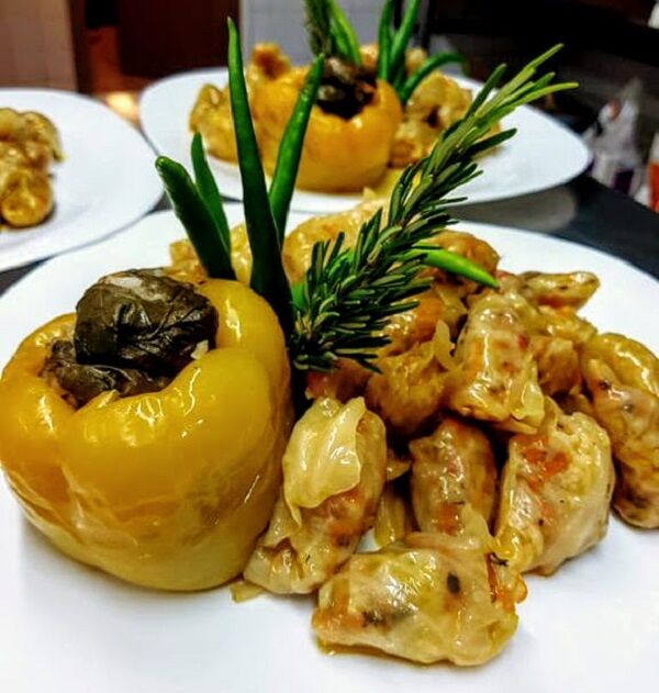 Sarmale: feuille de choux farcies aux riz et à la viande de porc - Spécialité des pays de l'est 