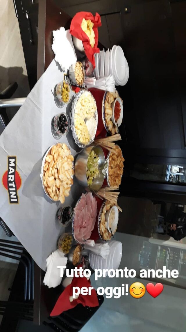 Una delle foto riguardanti il nostro aperitivo del venerdì- sabato sera!