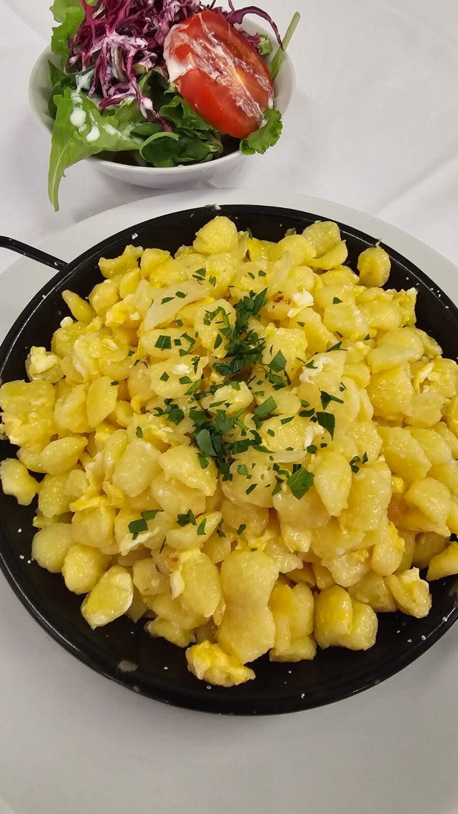 Eiernockerl mit Salat